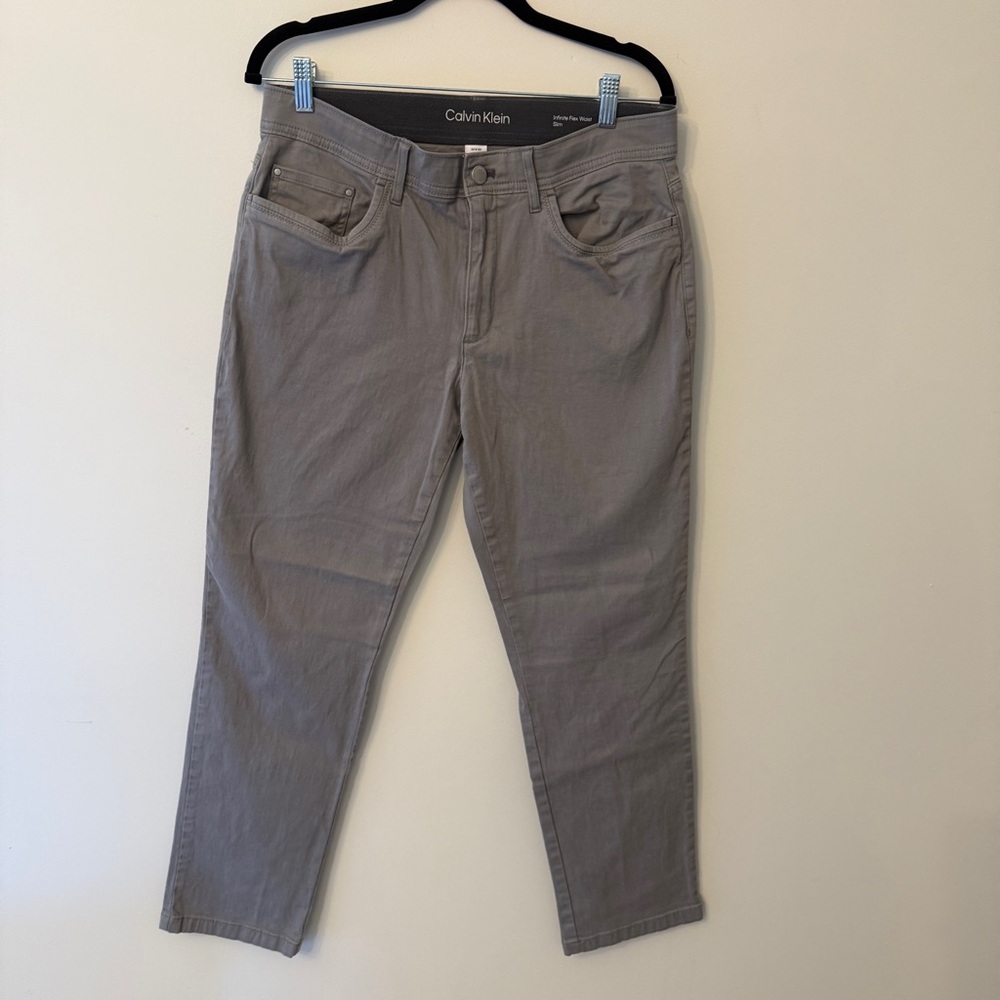 Calvin Klein Slim Fit Jeans - Gray
